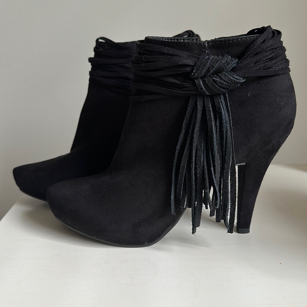 Call it Spring heels 7.5